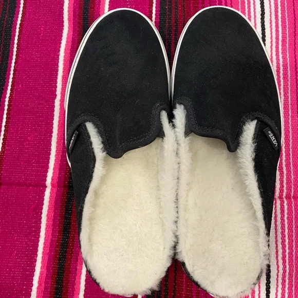 Vans Classic Slip On Black Women's Suede Faux Fur Shoes - Picture 5 of 5